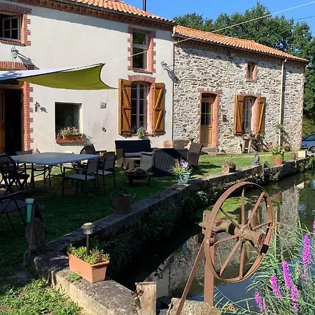 Chambres D'hotes Le Moulin De Gontard Bed & Breakfast Jallais